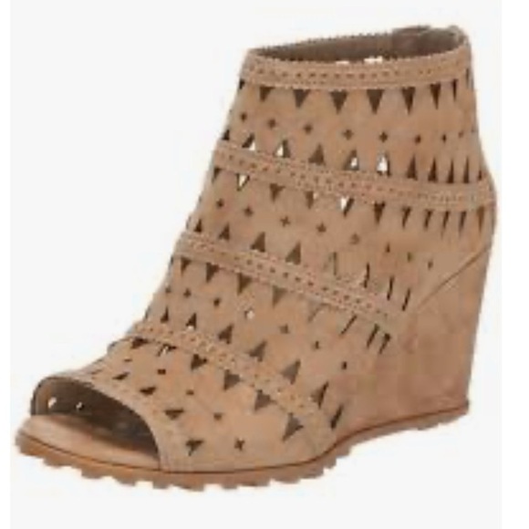 NEW Via Spiga Latanya Wedge peep toe Tan Size 9 - Picture 1 of 13